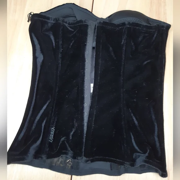 Velvet Bustier - Picture 8 of 15